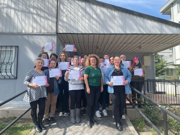 Elder Kadın Danışma Merkezi gönüllüleri mezun oldu